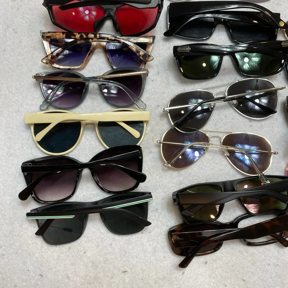 Lot Of 20 Mixed Brand Sunglasses Lot Unisex OS Multi Aviator Sport Bundle